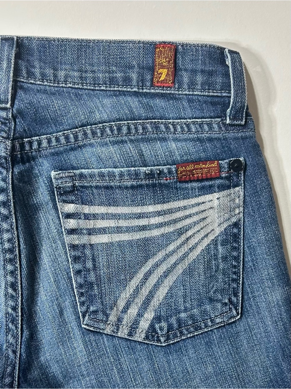 Women’s 7 for all mankind Dojo low rise flare jeans size 27 x 32” inseam 8” - Picture 2 of 7